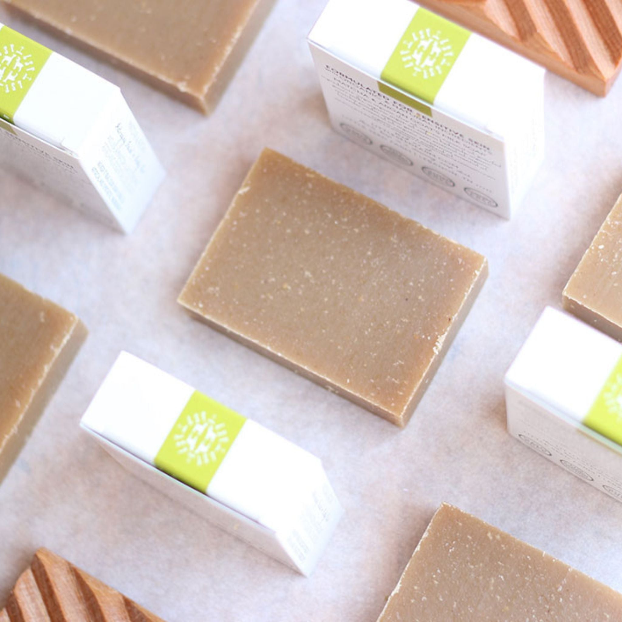 Ingredients in the Matcha & Argan bar include organic olive oil, coconut oil, goat’s milk, matcha green tea powder, argan oil, and botanical oils like lavender, peppermint, and rosemary.